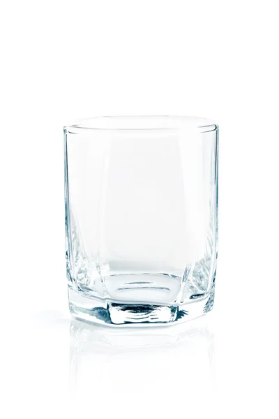 Пустой стакан для виски изолирован — стоковое фото