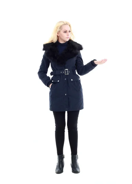Retrato Comprimento Total Mulher Loira Vestindo Casaco Inverno Longo Roupas — Fotografia de Stock
