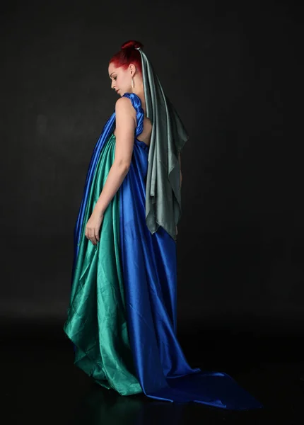 Full Length Portret Van Mooie Vrouwelijke Model Dragen Griekse Godin — Stockfoto