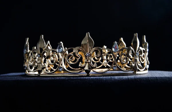 Close Beautiful Real Golden Crown Isolated Dark Black Studio Background — Fotografia de Stock