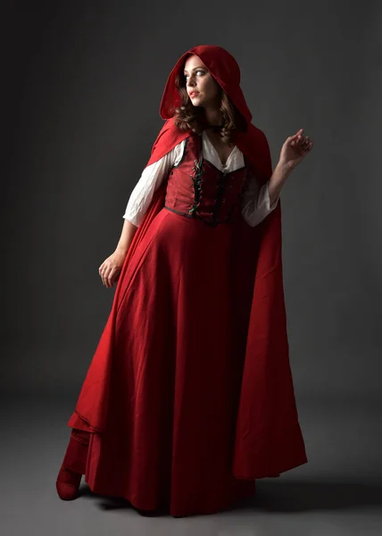 Full Length Portrait Beautiful Brunette Woman Wearing Red Medieval Fantasy — Stockfoto