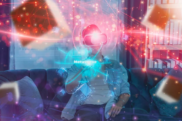 シミュレーション3D イノベーション学習人工知能またはスマートホームのAi Cyberspaceを使用して仮想現実Vrゴーグルヘッドセットを身に着けている男 — ストック写真
