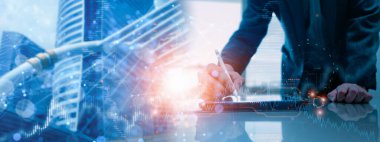 Veri bilimi analitik iş zekası ya da BI, laptop bilgisayar kullanan iş adamı, derin öğrenim yapay zekası pazarlama, teknoloji kar analizi, çevrimiçi pazarlama bilgi dijital raporlama çözümü