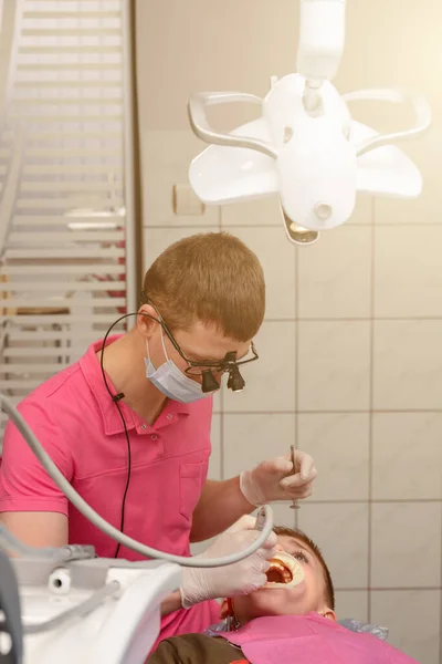 Traitement Dentaire Enfant Retrait Des Caries Avec Une Perceuse Bouche — Photo
