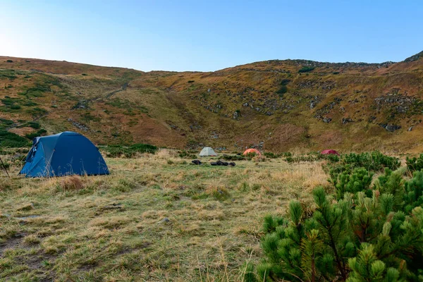Tentkamp Buurt Van Het Nesamovyto Meer Morgens Een Kampplaats Bergen — Stockfoto
