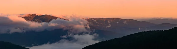 Petros Mountain Morning Fog Overcast Mountain Range Dawn Magical Mountains — Stock Photo, Image