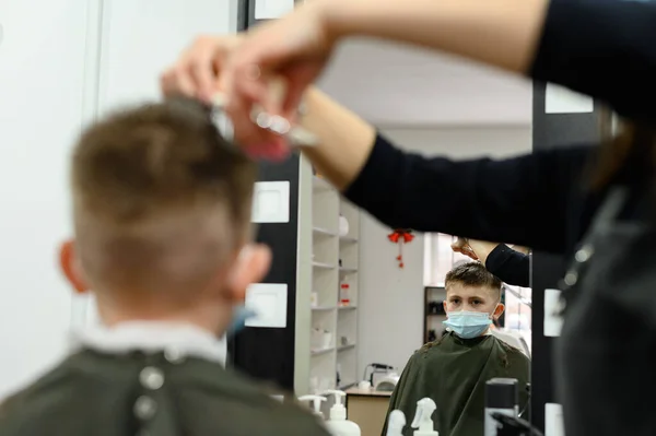 Corte Cabelo Das Crianças Barbearia Corte Cabelo Elegante Moderno Para — Fotografia de Stock