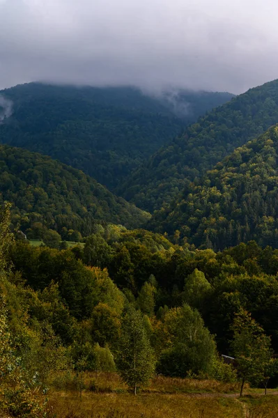 Krajiny Ukrajinských Karpat Výlet Pohoří Ukrajině Horizont Pokryt Mraky — Stock fotografie