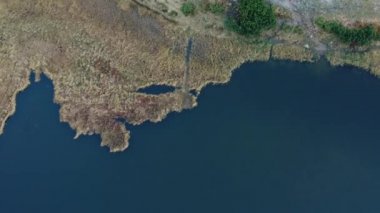 Gezegen şeklinde bir Synevir Gölü, video üç yüz altmış derece.