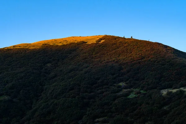 Vrchol Karpatské Hory Hoverla Kouzelný Podzimní Úsvit Úpatí Hory Podzimní — Stock fotografie