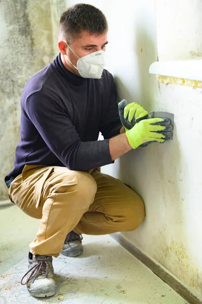 Fungus Mold Manifestation Excess Moisture Room Man Spatula Removes Fungus — Stock Photo, Image