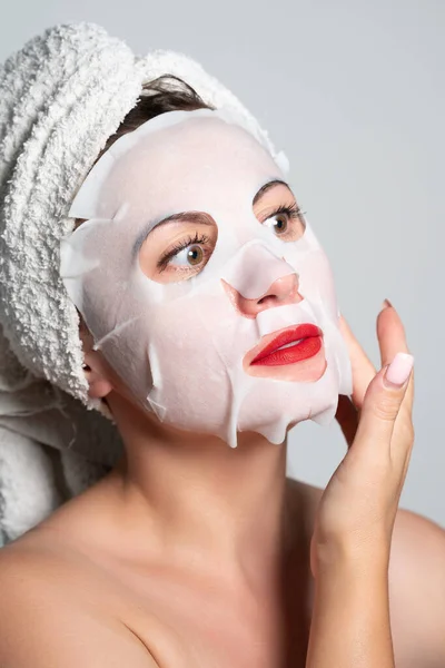 Fabric Refreshing Face Mask Skin Care Portrait Woman Mask Her — Stockfoto