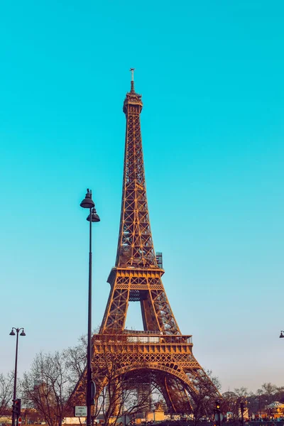 Paris França 2022 Torre Eiffel Contra Céu Perfeitamente Azul Viagens — Fotografia de Stock