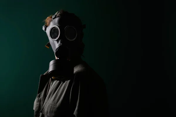 Photo Military Man Gas Mask Apocalypse Nuclear Weapons Atomic Explosion — Stock Photo, Image
