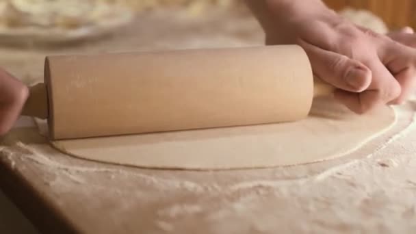 Faire Pâte Boulettes Maison Rouleau Pâtisserie Déploie Pâte Farine Moule — Video