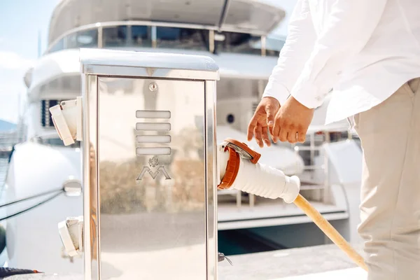 Men Hands Refuel Yacht Fuel Station Yachts Boats — Stock Photo, Image