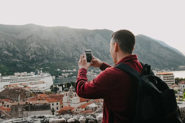 Ein Mann Auf Einem Berg Montenegro Kotor Der Kerl Macht — Stockfoto