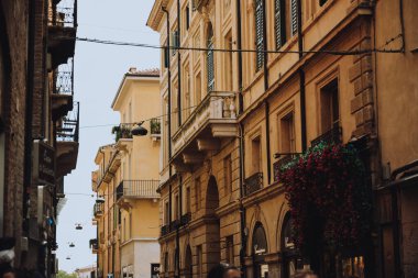 Verona İtalya sokakları, boş şehir. Binalar ve manzaralar. Şehrin güzelliği.