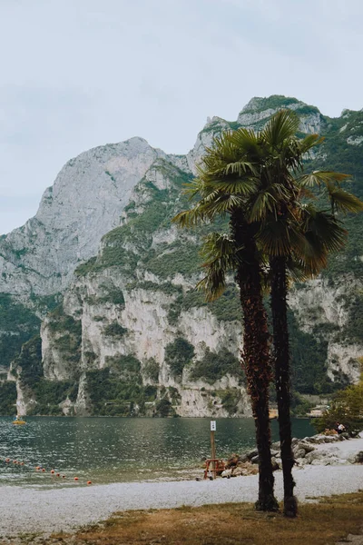 Riva Del Garda Mountains Beauty Vacation Summer Day Travel Water — 图库照片