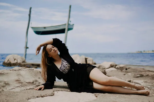 Gorgeous Brunette Beach Backdrop Sea Suspended Boat Woman Long Hair — Stock Fotó