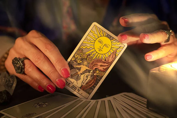 Fortune Teller Female Hands Showing Sun Tarot Card Symbol Positivity Images De Stock Libres De Droits