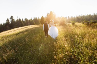 Gelin ve damat dağlarda