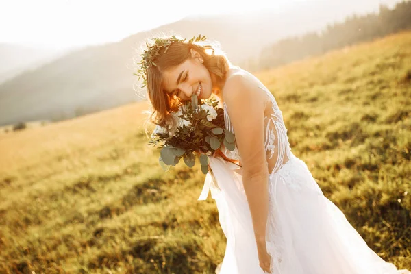 Beautiful Bride White Dress Posing Nature — Stock Photo, Image