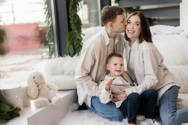 Portrait Happy Young Family Little Son Home — Foto de Stock