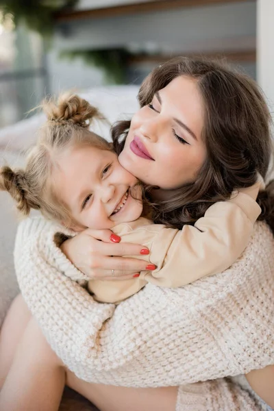Close Portrait Beautiful Young Woman Hugging Her Little Daughter — Stock Photo, Image