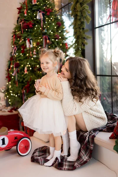 Beautiful Mother Her Daughter Posing Christmas Tree Home — Stockfoto
