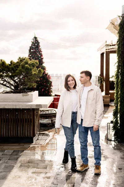 Beautiful Couple Love Posing Decorated Christmas Balcony Modern House Foto Stock Royalty Free