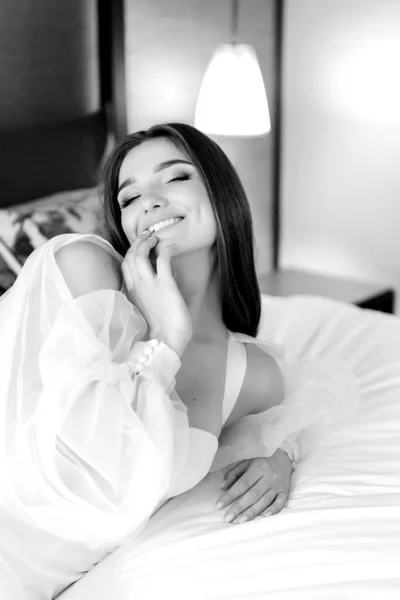 Close Portrait Beautiful Young Woman White Dress Posing Bedroom — 스톡 사진
