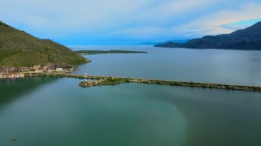 Balkan Yarımadası 'ndaki Skadar Gölü' nün havadan görünüşü
