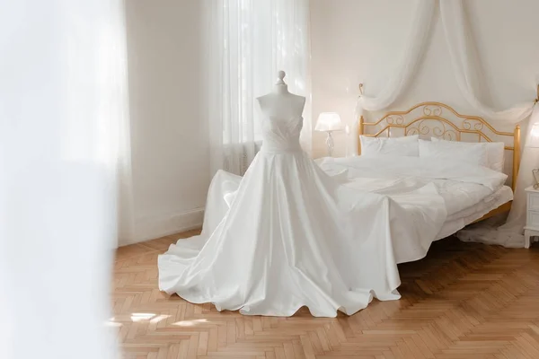 Belo Vestido Noiva Manequim — Fotografia de Stock