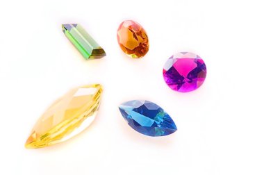 Yarı değerli taşlardan oluşan küçük bir grup..