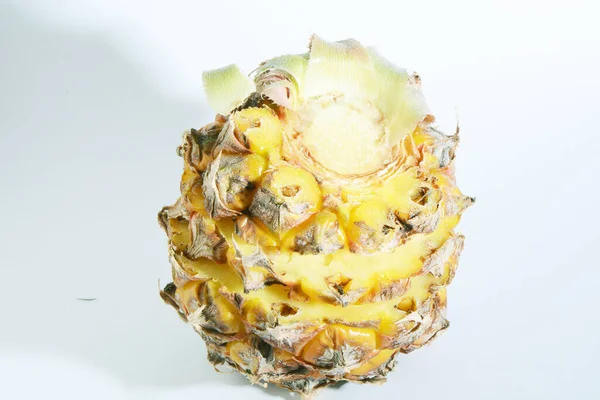 Ripe Whole Pineapple Slices Top White Background — Fotografia de Stock