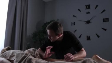 Vücut masajı, basınç ve tıkırtı.