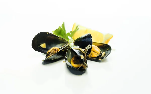 pişirilmiş midye istiridye