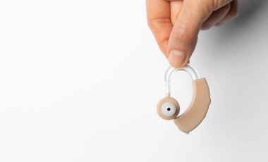 İşitme cihazı hazır. Yakın plan..