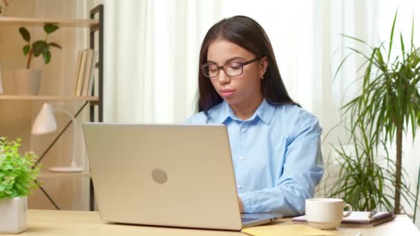 Young Black Woman Glasses Works Office Laptop Girl Student Educated — Stockvideo