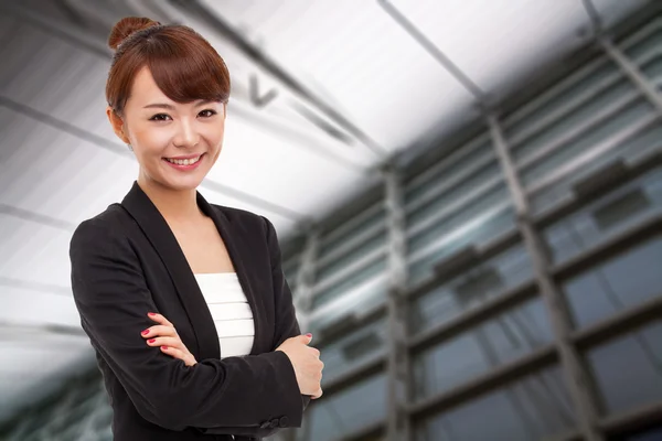 Sonriente joven mujer de negocios . — Foto de Stock