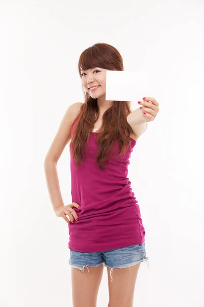 Asiática mujer mostrando vacío tarjeta —  Fotos de Stock