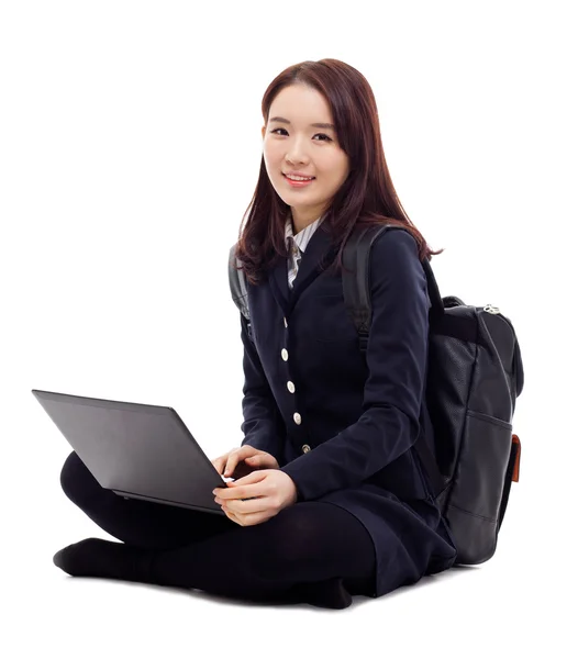 Yong schön asiatisch student studium whit laptop — Stockfoto