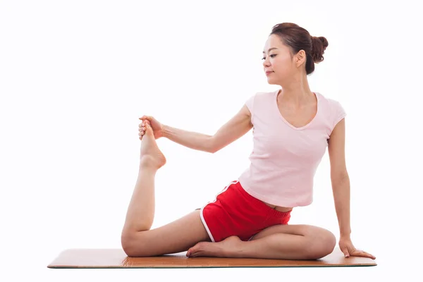 Młoda kobieta Azji ćwiczenia jogi — Zdjęcie stockowe