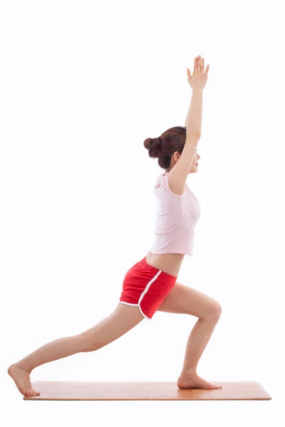 Joven mujer asiática ejercicio yoga — Foto de Stock