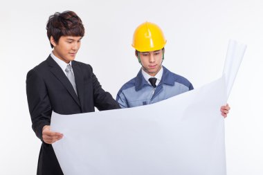 Asya iş adamı ve bir plan sahip mühendis.