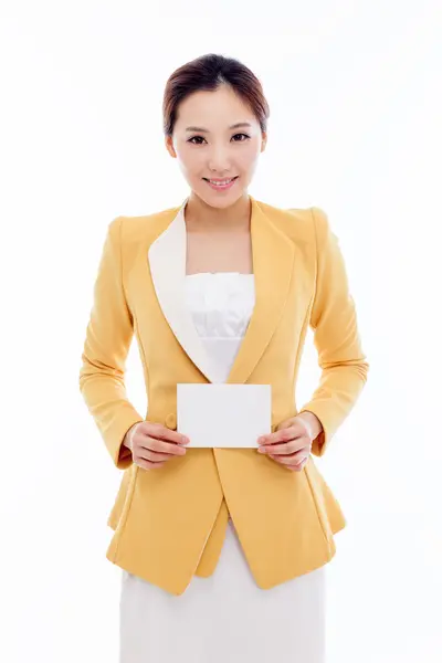 Mujer de negocios mostrando tarjeta en blanco . —  Fotos de Stock