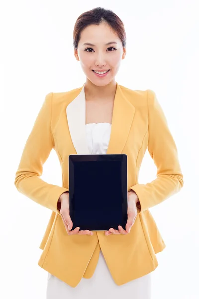 Asiatique femme d'affaires en utilisant pad PC — Photo