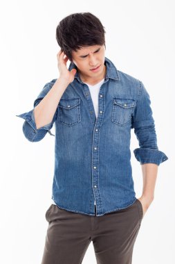 Genç Asyalı adam bir stres olması