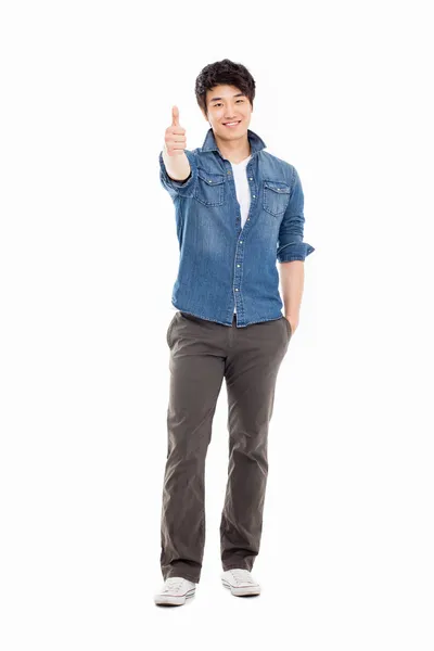 Mostrando polegar Asiático jovem homem — Fotografia de Stock
